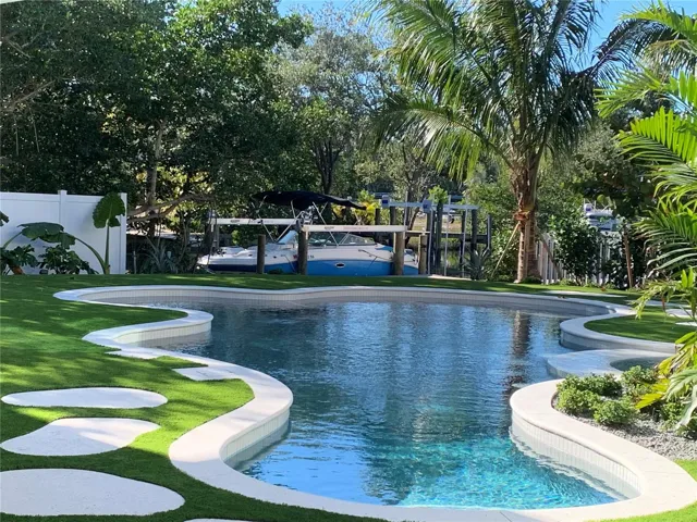 LAGOON STYLE POOL
