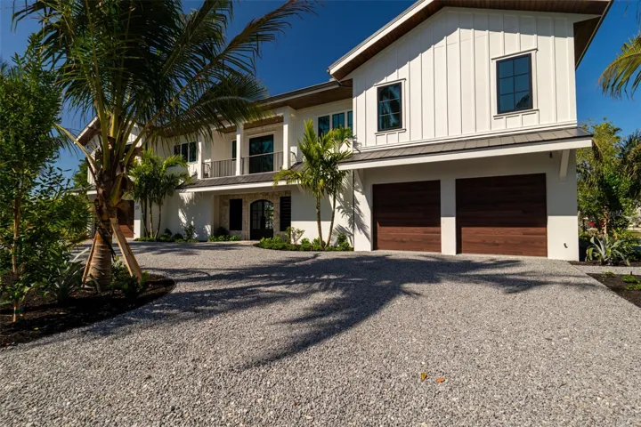4 CAR GARAGE