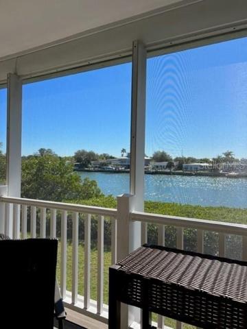 screened-in patio