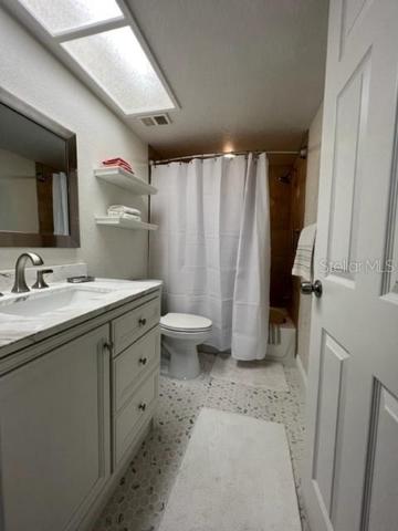 upstairs guest bathroom