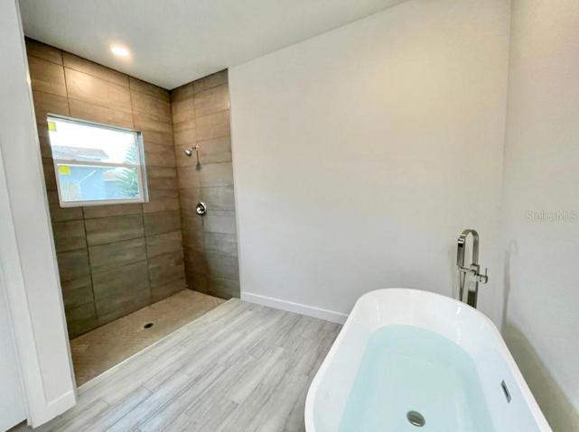 MODEL HOME