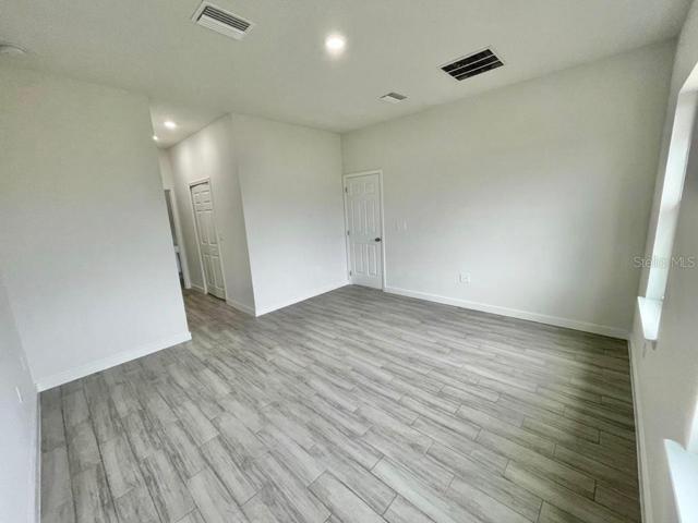 MODEL HOME