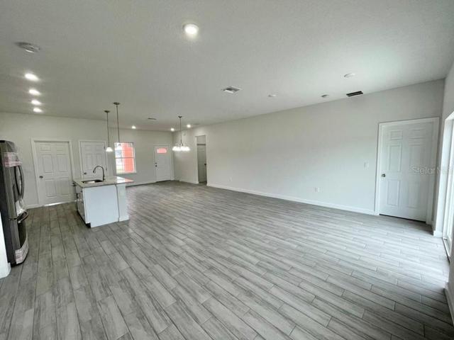 MODEL HOME