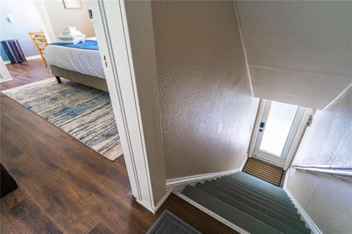 Carriage House-Room Upstairs