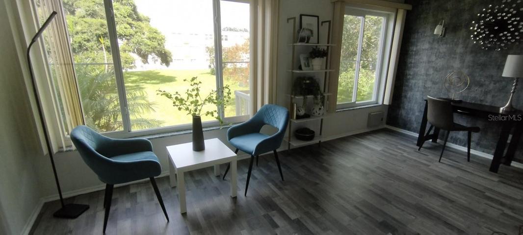 Spacious Florida room