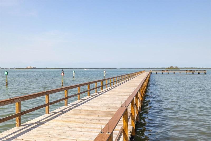 One of 2 Piers