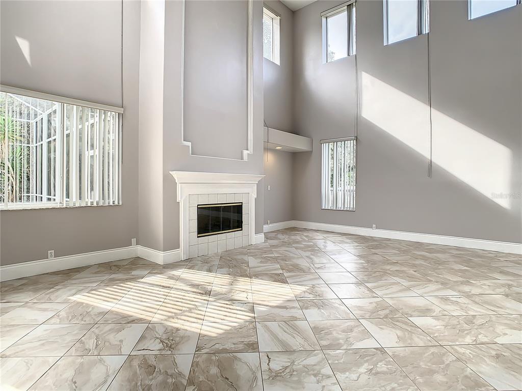 Family Room 20 ft ceiling