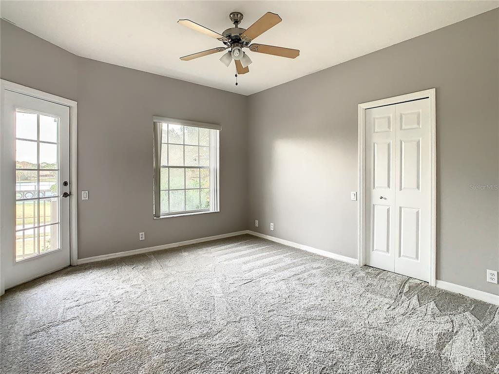 bedroom 3 door to balcony