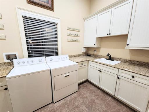 1st Floor Laundry Room (9x12)