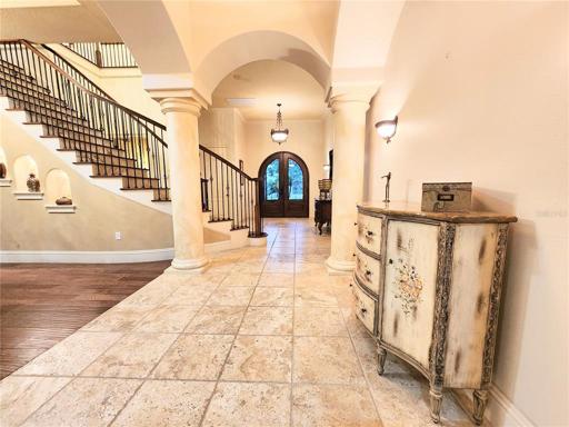 Grand Entrance Foyer Dimensions (9x30)