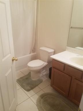 Upstairs guest bathroom