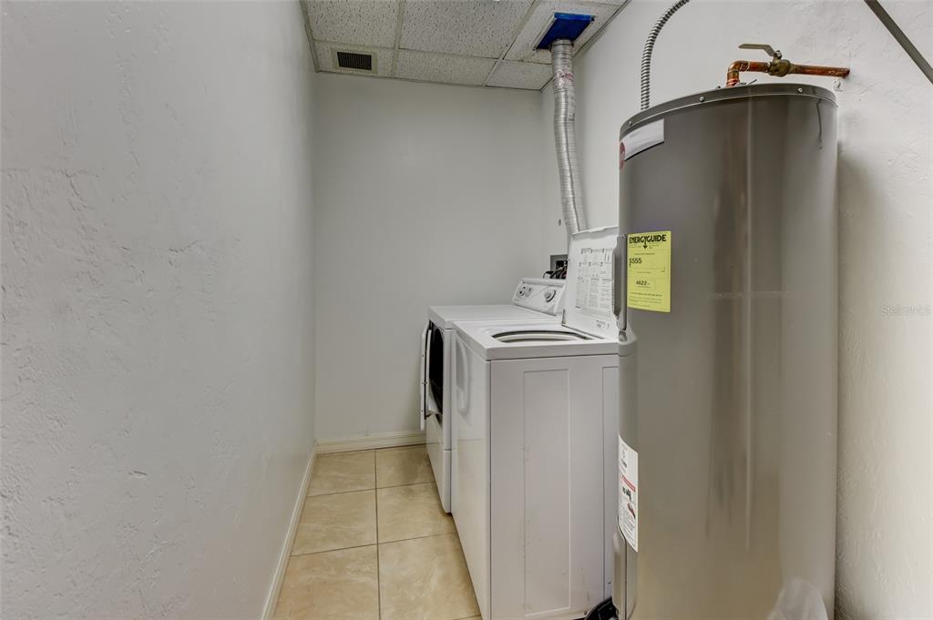 17th floor Laundry Room