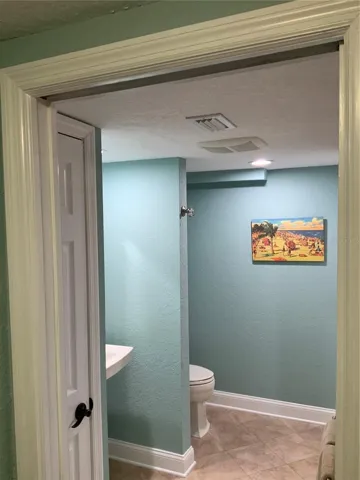 Main Bedroom Bath