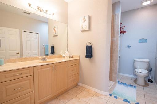 Master ensuite bath with double vanity