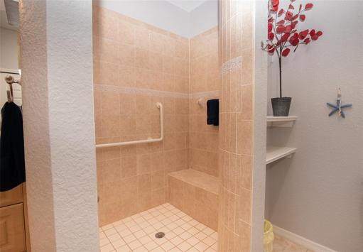 Master ensuite with walk-in shower