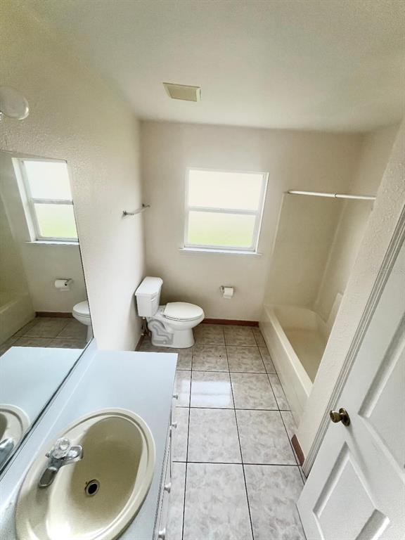 2nd Bathroom