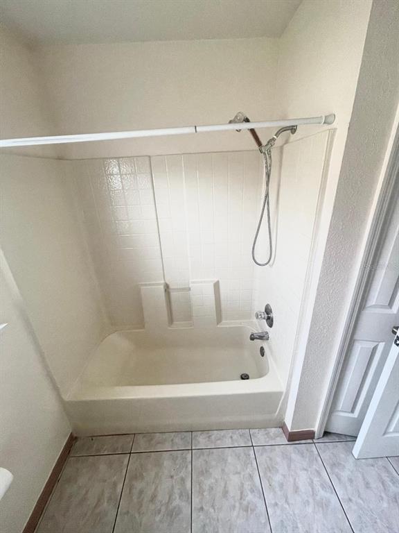 2nd Bathroom2