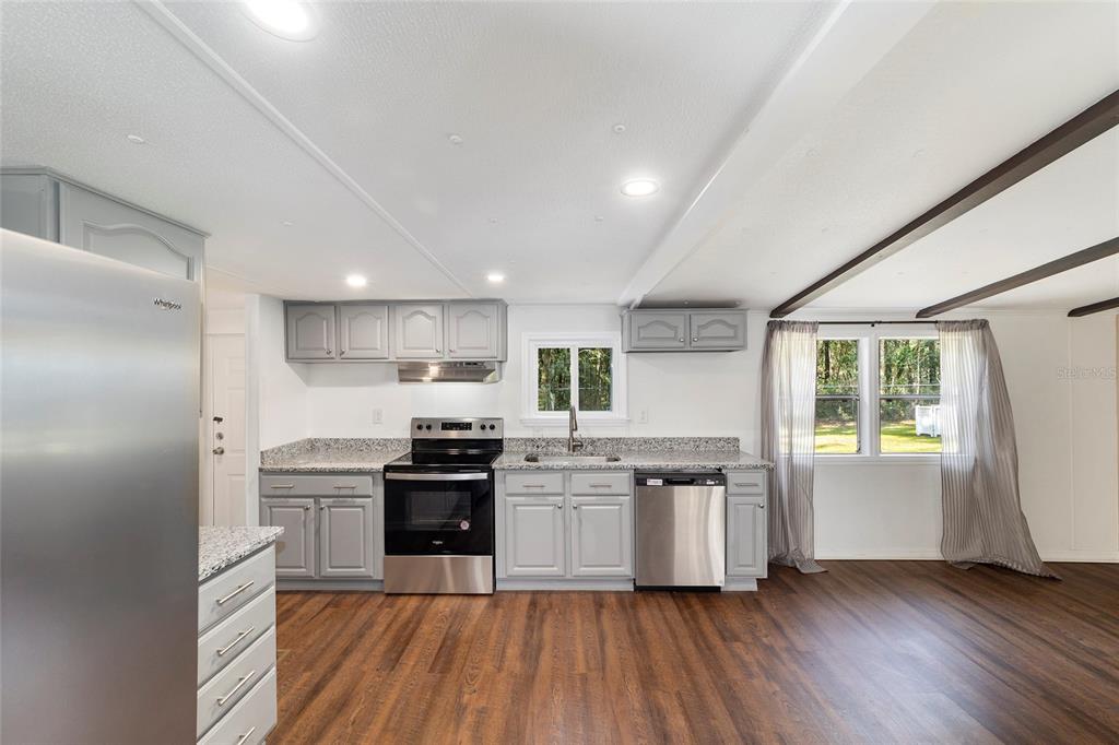 Light and bright kitchen