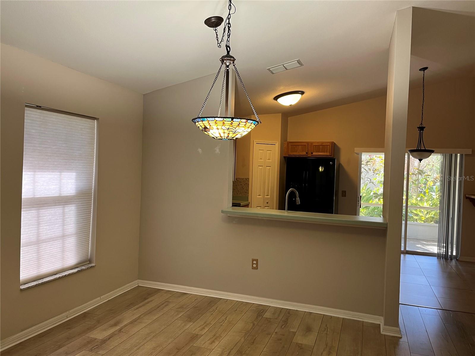 LIVING DINING RM