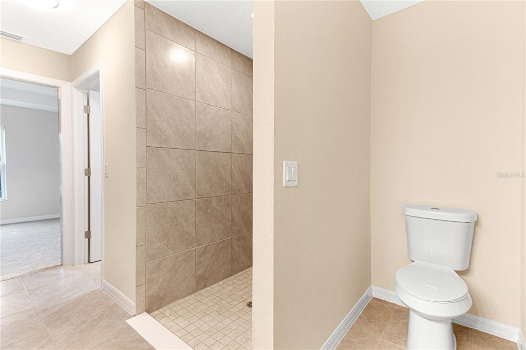 Jack and Jill bathroom with access to bedroom 3 & 4
