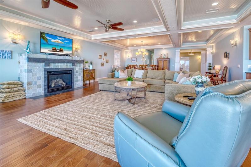 Spacious Living area