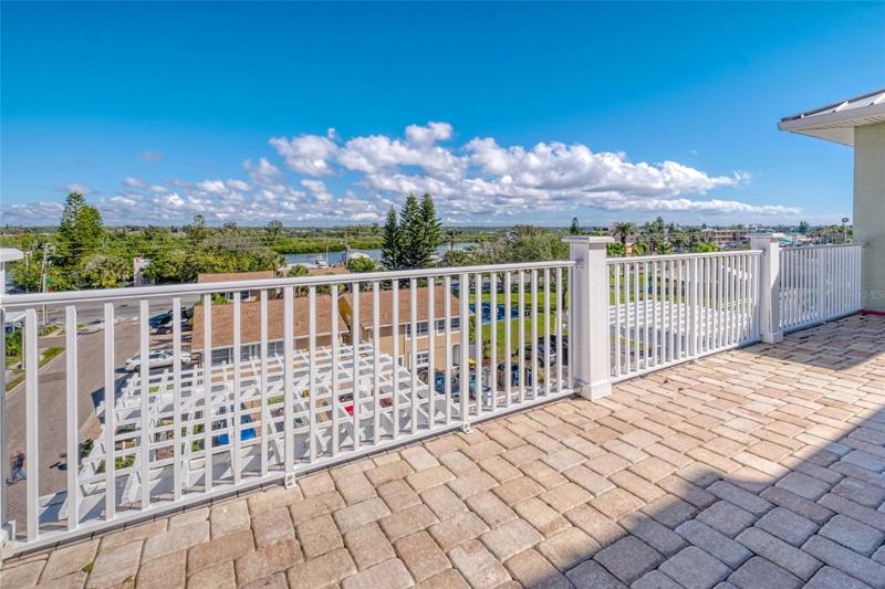 Eastern Facing terrace towards the Intracoastal