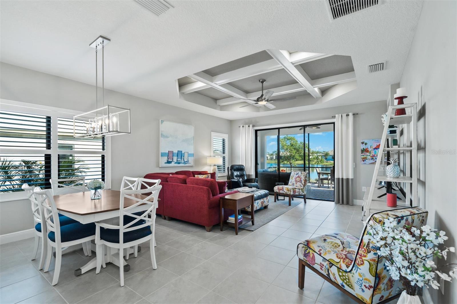 WOW  !! LOOK AT THE CEILING TREATMENT