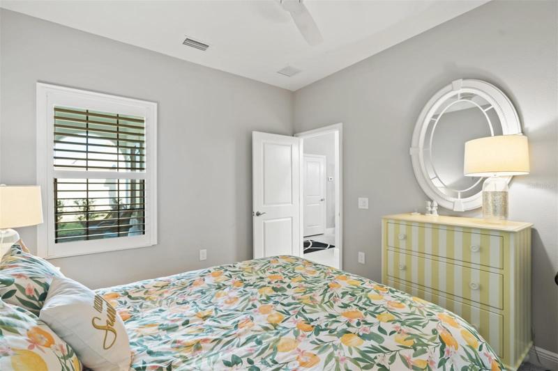 GUEST BEDROOM NICE AND BRIGHT
