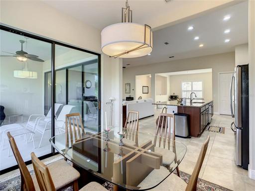 KITCHEN/BREAKFAST NOOK