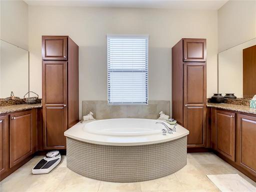 SUITE 2 BATH