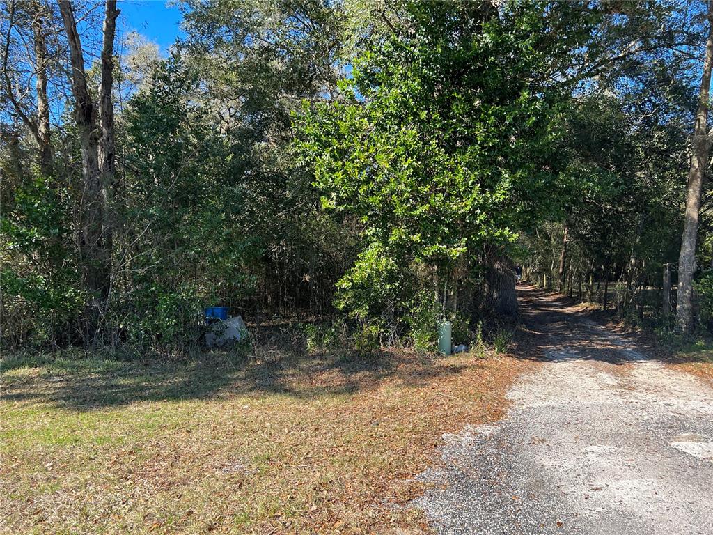 Side Entry from Waldo Rd