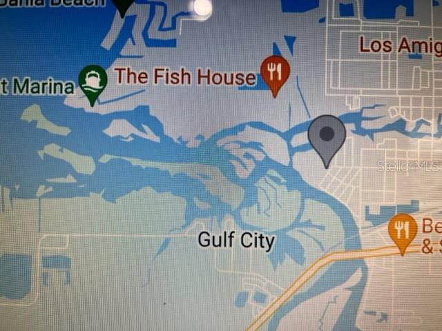 Surrounded by lots of Activities, Boating, the Best Seafood, Beaches, Swimming etc...