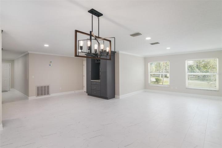 Very light & Open Floor Plan Crown Thru out