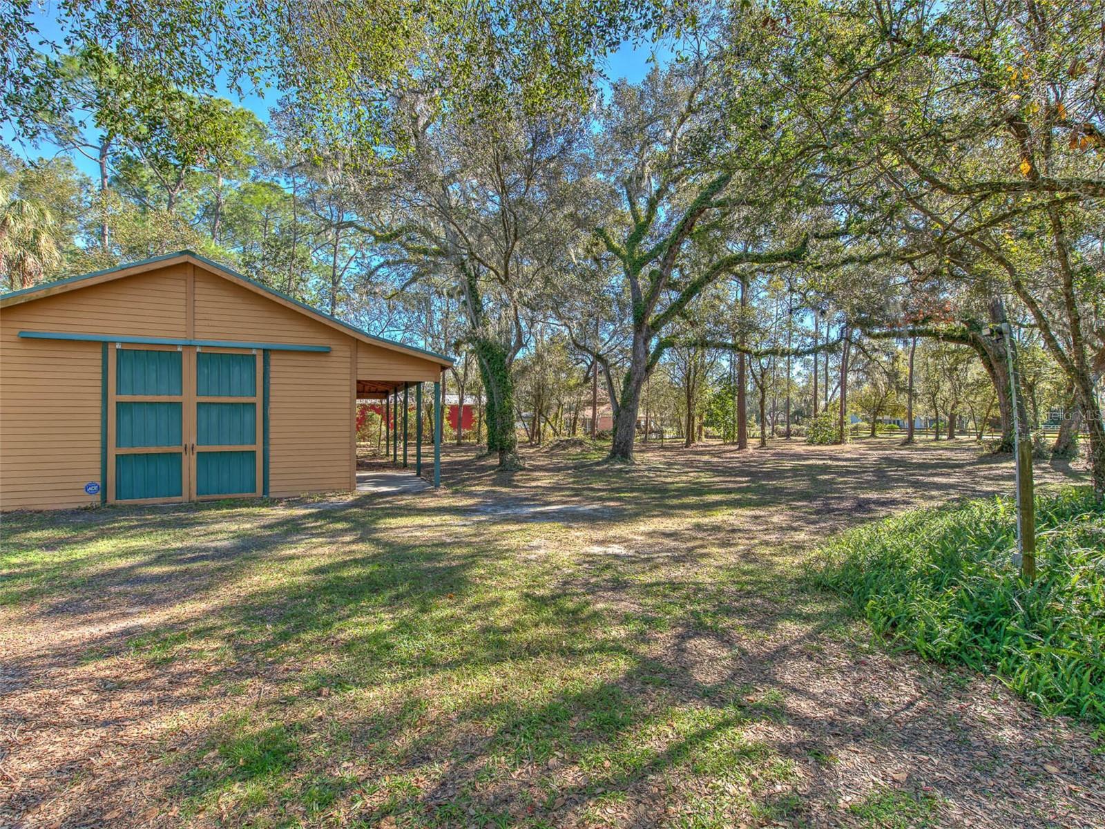 40'x48' BARN with (4) Horse Stall Doors (Dutch Doors), (2) 12' Barn doors, Work Bench &amp; Upstairs Loft