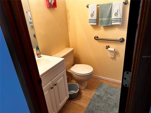 Master Vanity