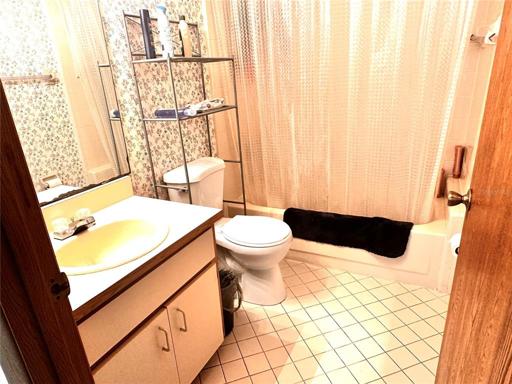 Large Screened Room