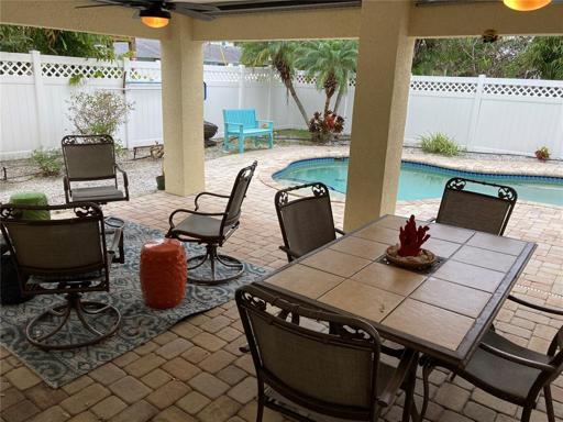 Casual dining by the pool
