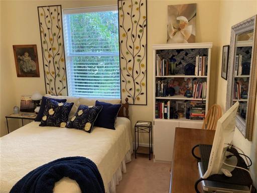 Guest  bedroom 