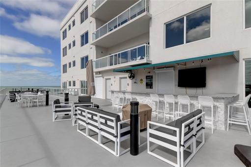 Poolside Bar