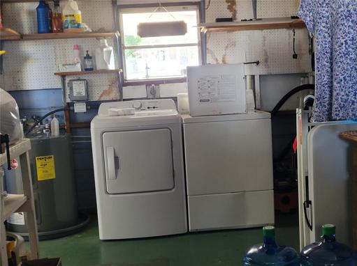 laundry and storage WASHER AND DRYER DO NOT CONVEY