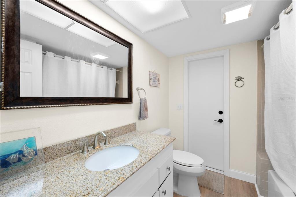 Guest/pool bath
