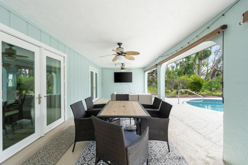 Under truss patio/dining