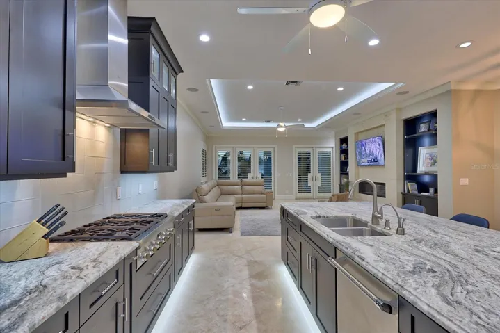 Kitchen / Living Room