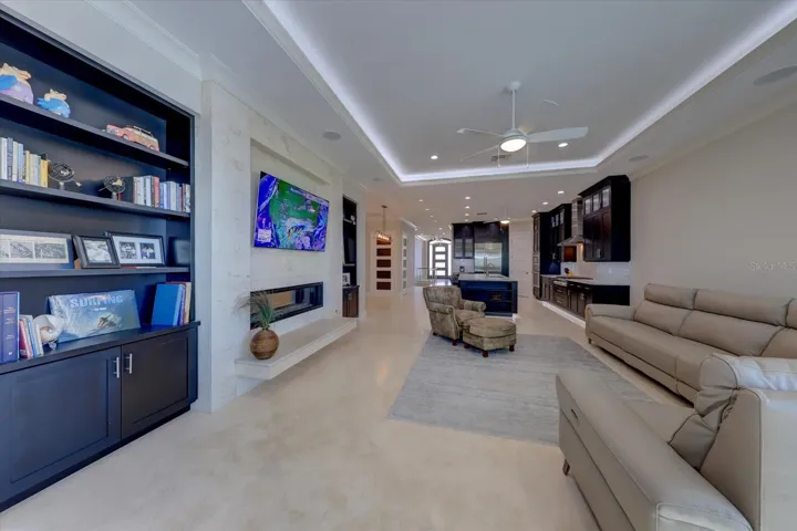 Living Room / Kitchen