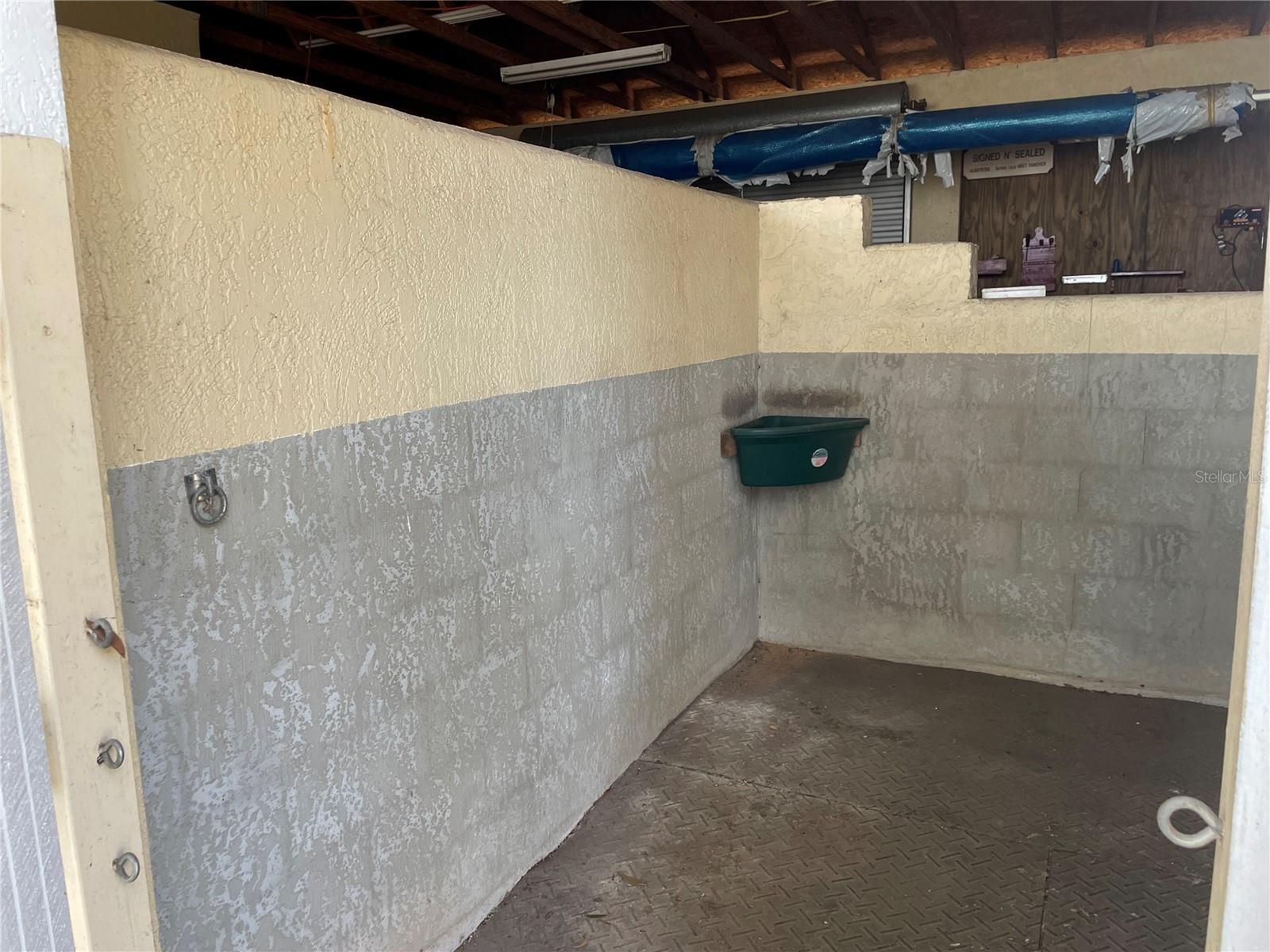 2 Matted Stalls