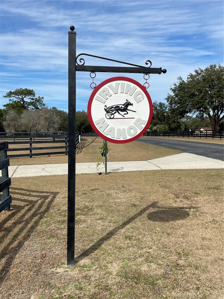 2 Stall Barn / Maintenance barn