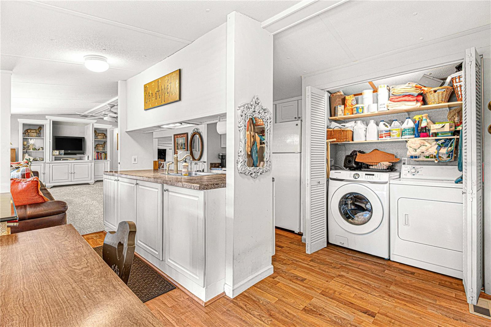 Kitchen &amp; Laundry areas
