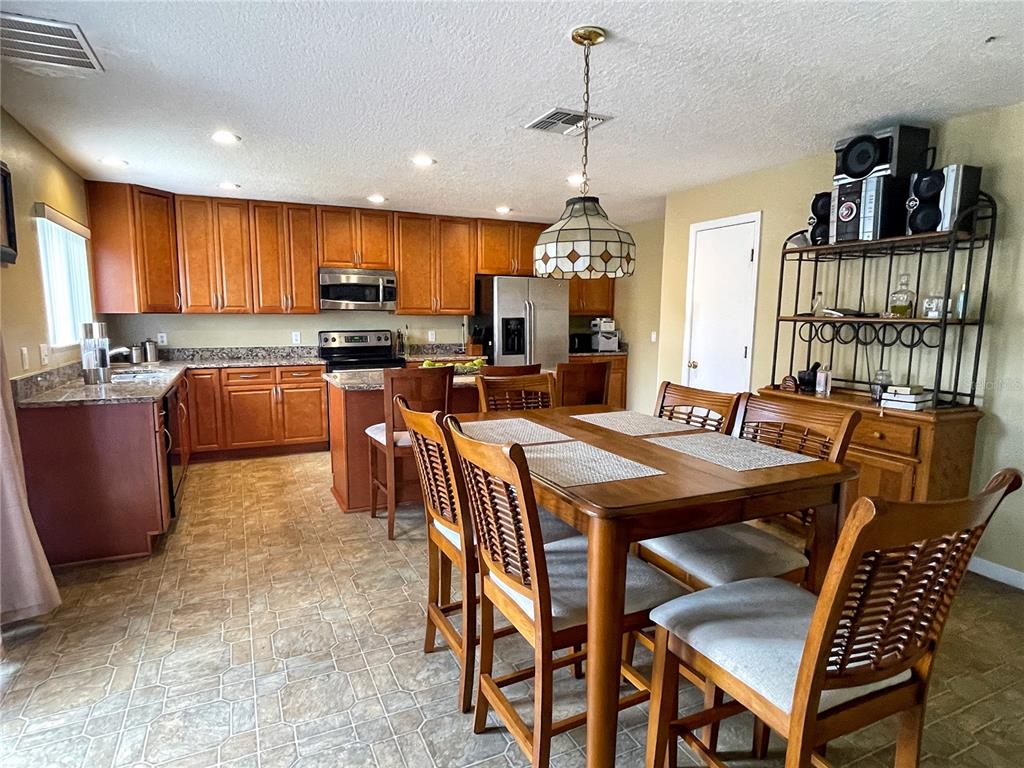 Eay-In-Kitchen Central