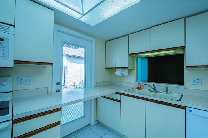 If you need extra counter space, this removable counter can be put in place when needed