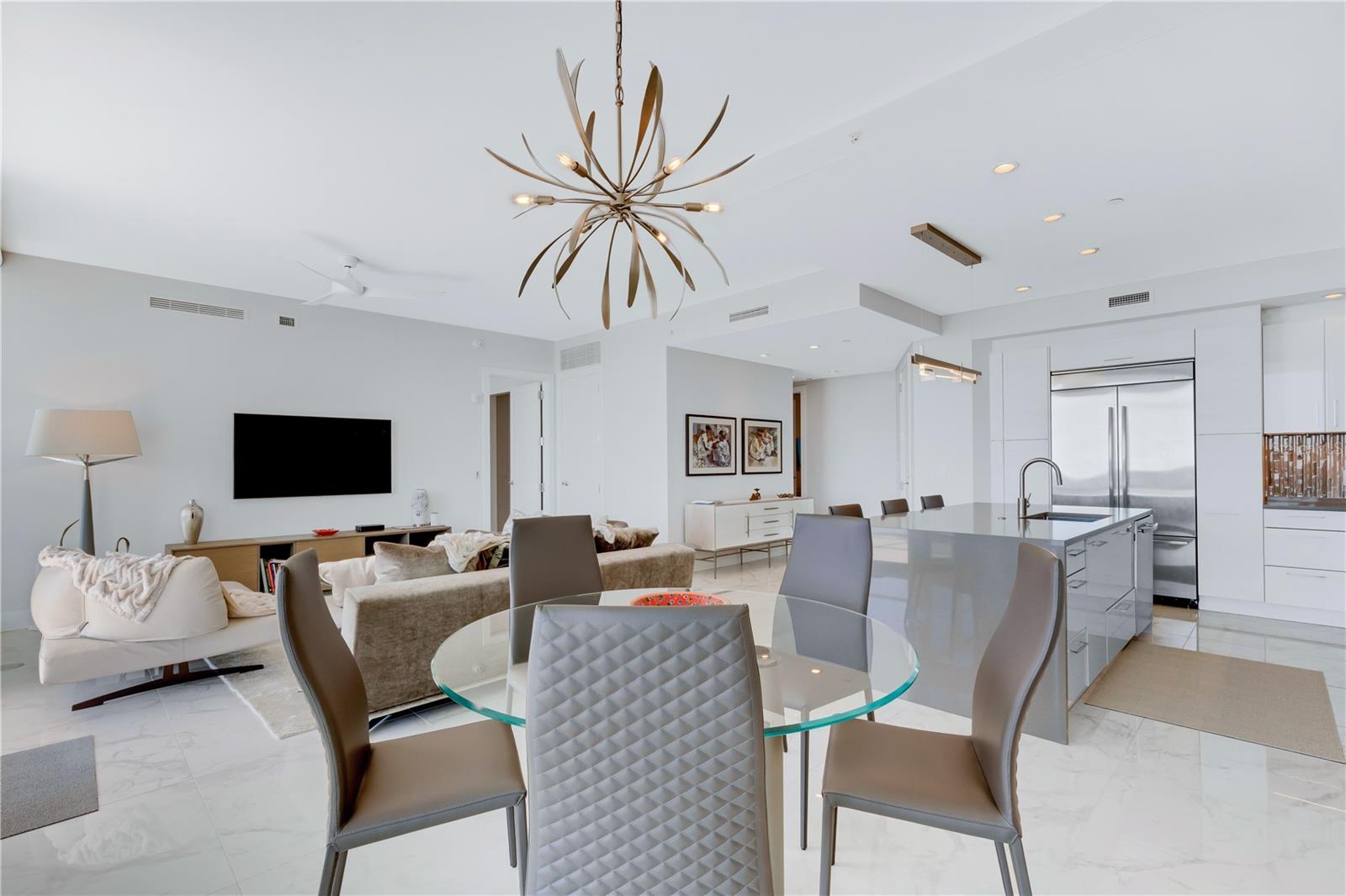 Living room/dining room combination